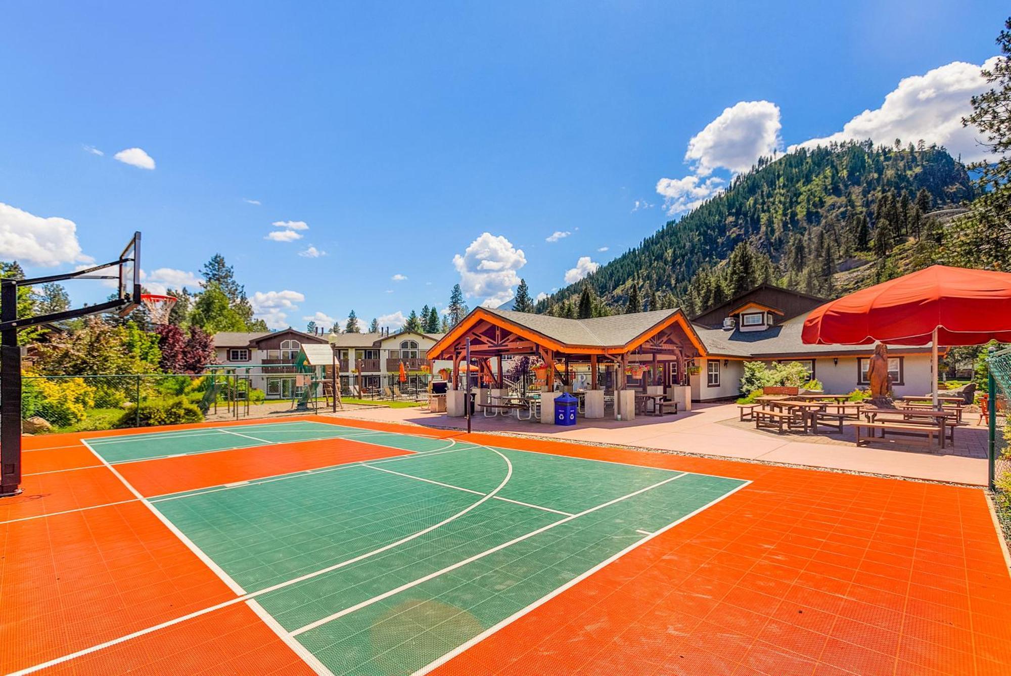 Adventurer'S Escape At Icicle Village With Pool And Hot Tub 莱文沃思 外观 照片